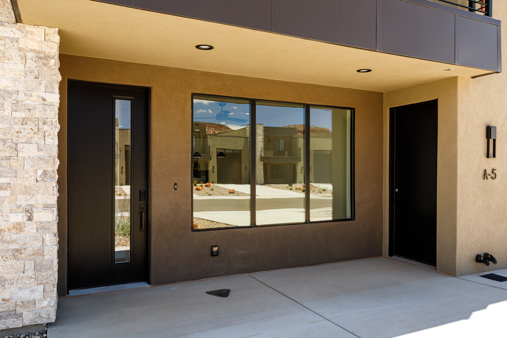 425 W MOMORI CIR photo 5
