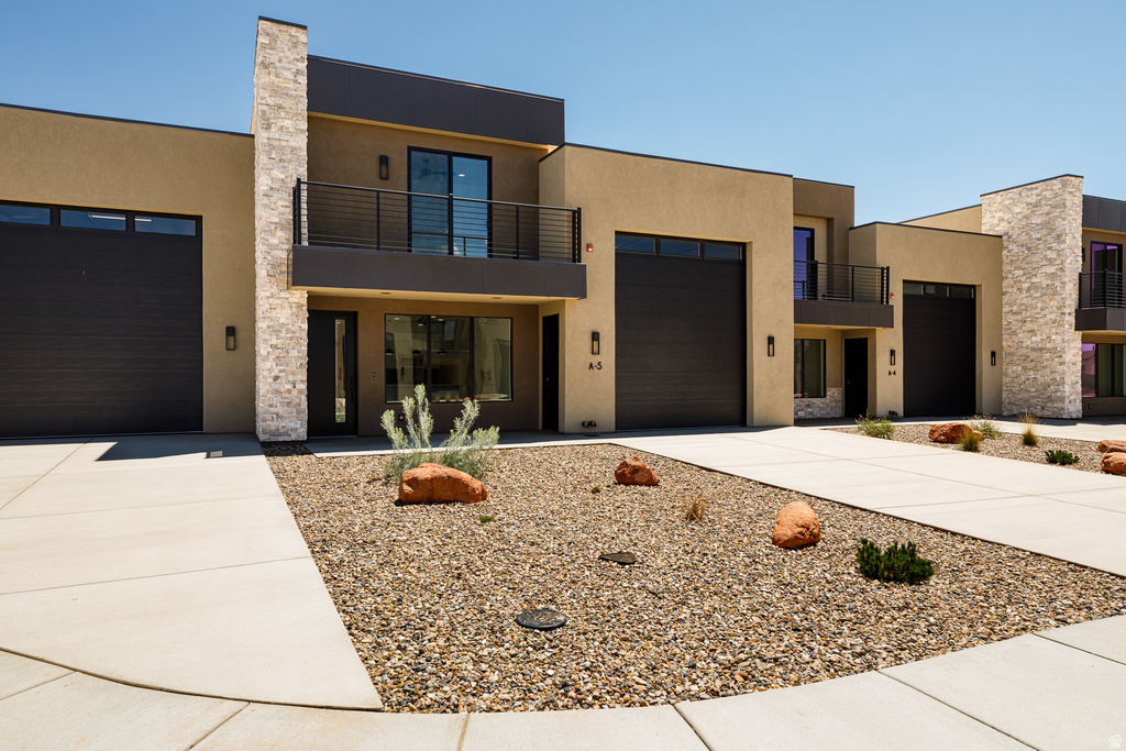 425 W MOMORI CIR photo 2