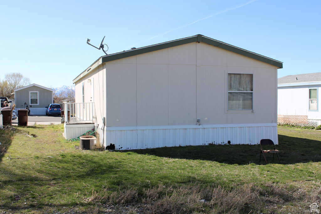 1738 N 210 E EAST photo 4