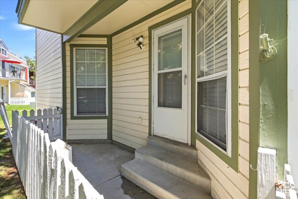 1364 W BEACON DR photo 3