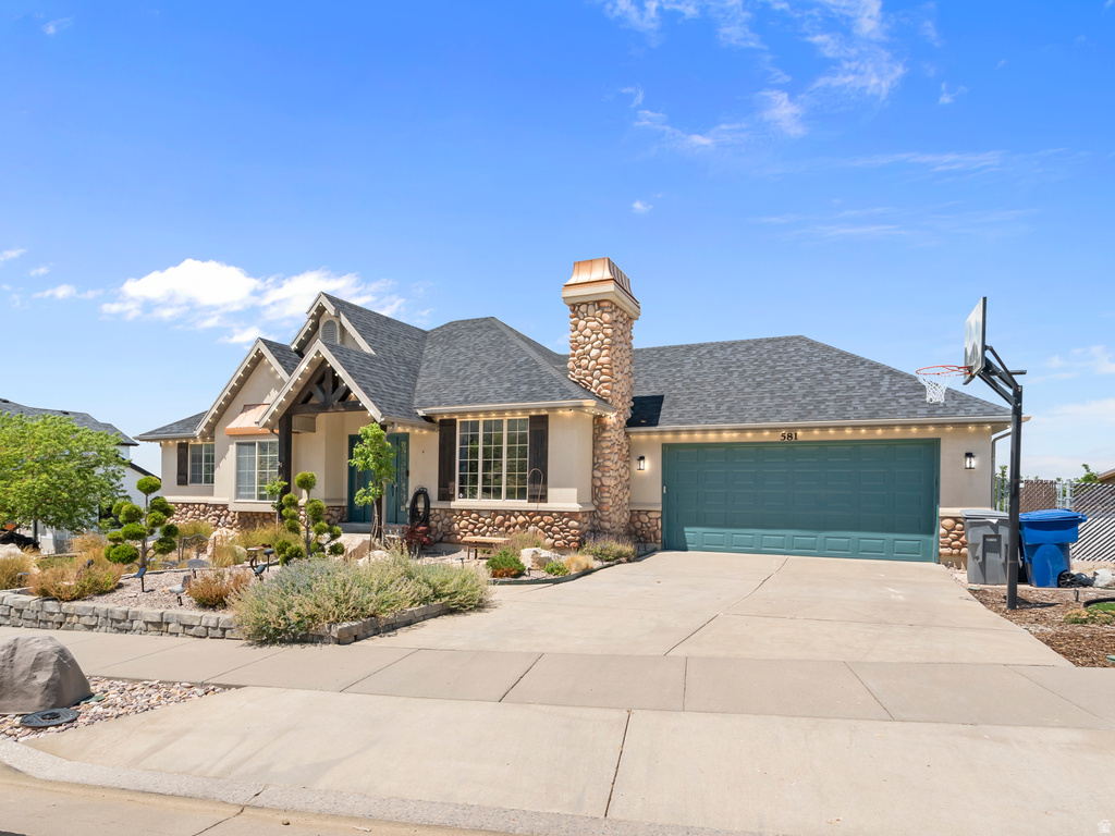 581 E DORTHEA WAY photo 3