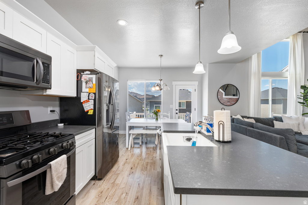 1721 W NEWCASTLE S LN photo 3