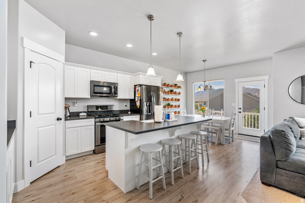 1721 W NEWCASTLE S LN photo 2