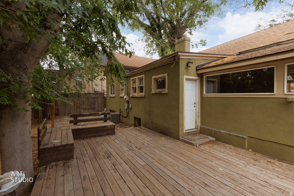 527 N 200 W photo 5