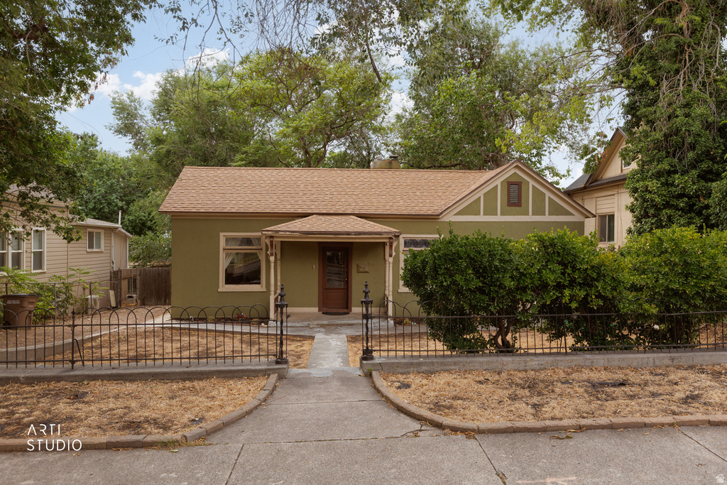 527 N 200 W photo 4