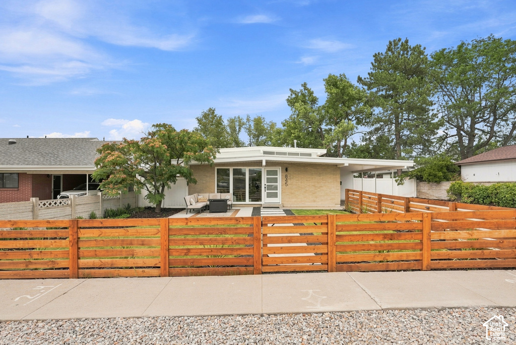 845 E LARKSPUR DR photo 2