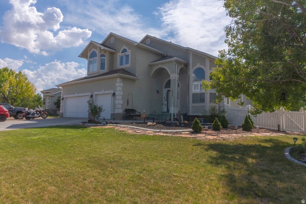 1072 DAVENPORT DR photo 2