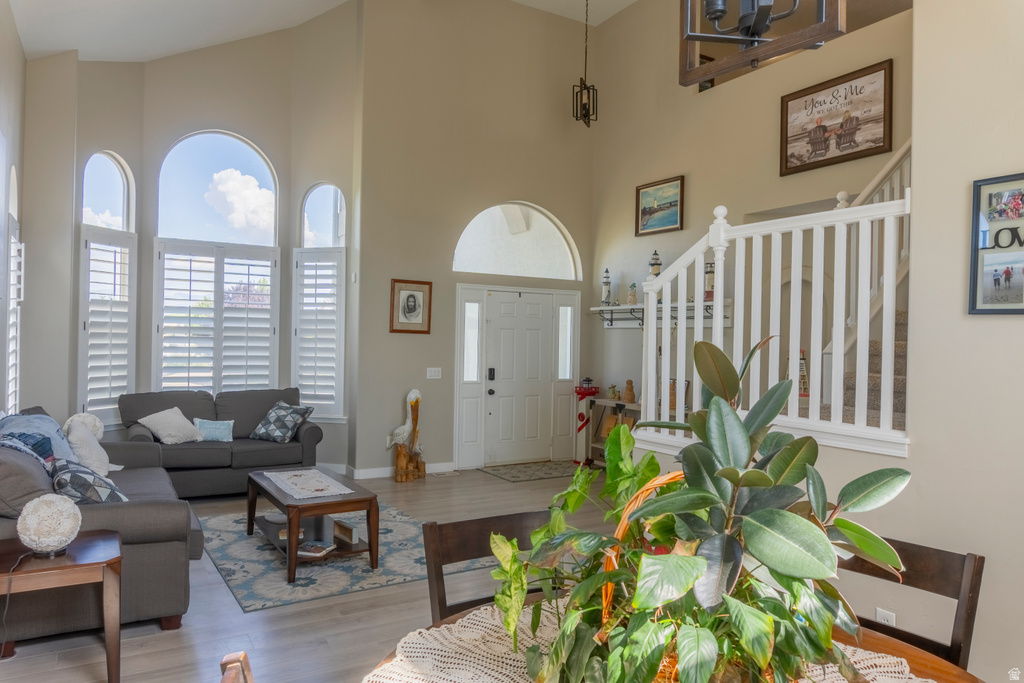 1072 DAVENPORT DR photo 5