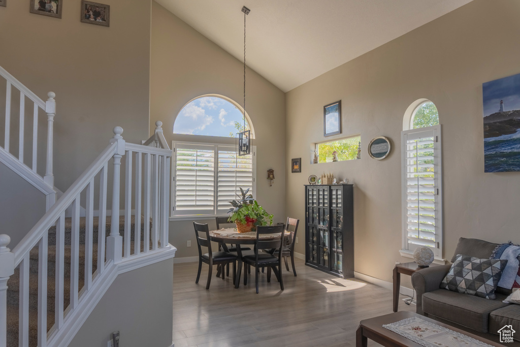 1072 DAVENPORT DR photo 3