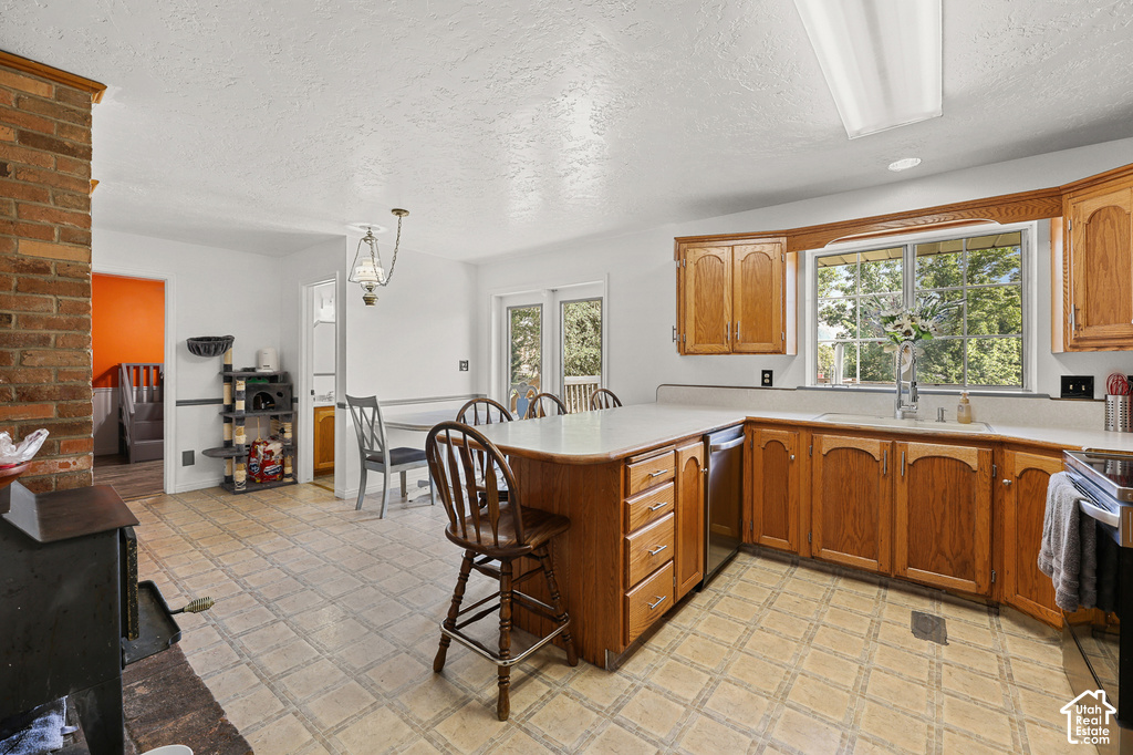 1412 E CENTER ST photo 5