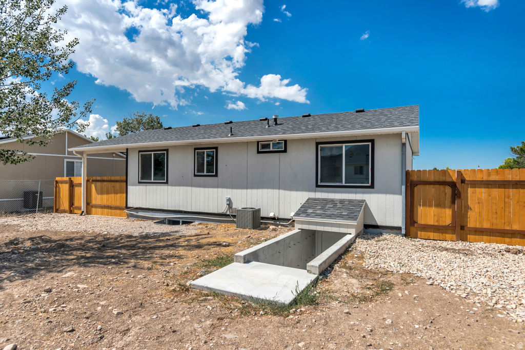 735 W 880 S photo 5