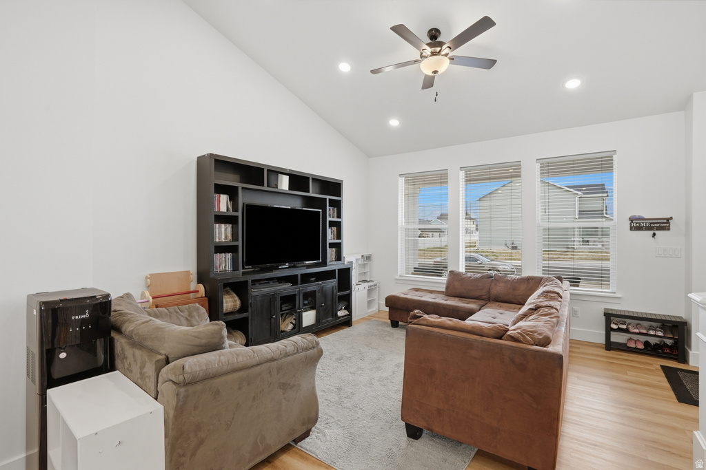 683 N EASTCREST AVE photo 4