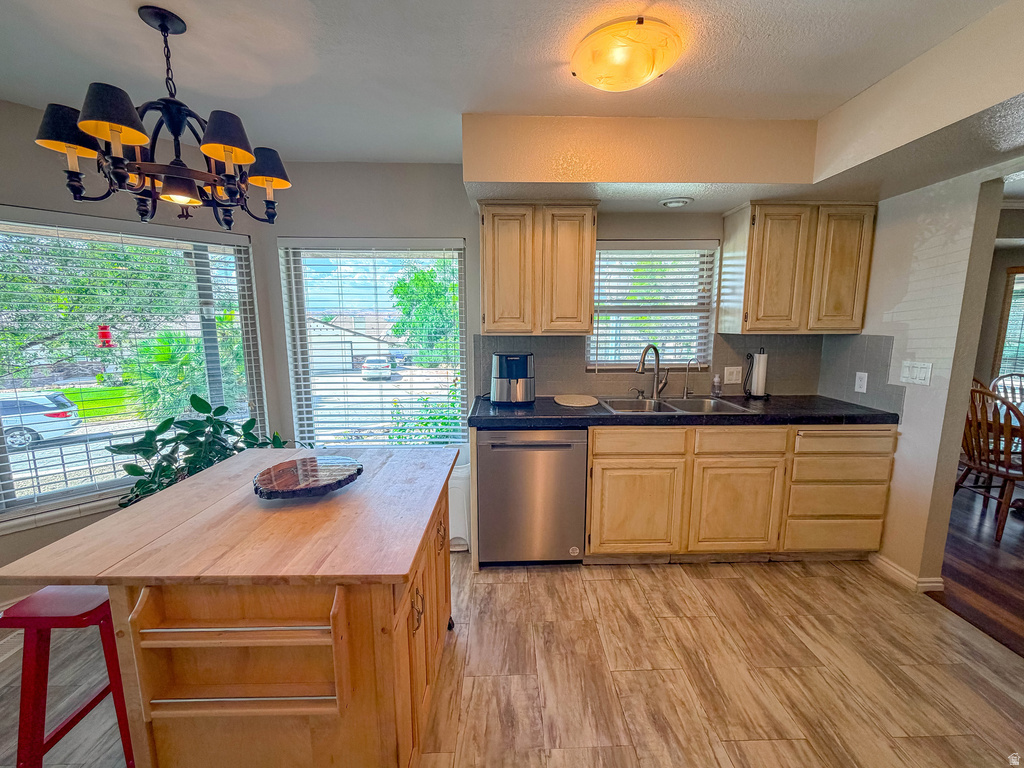 1272 E CHOKEBERRY DR photo 2