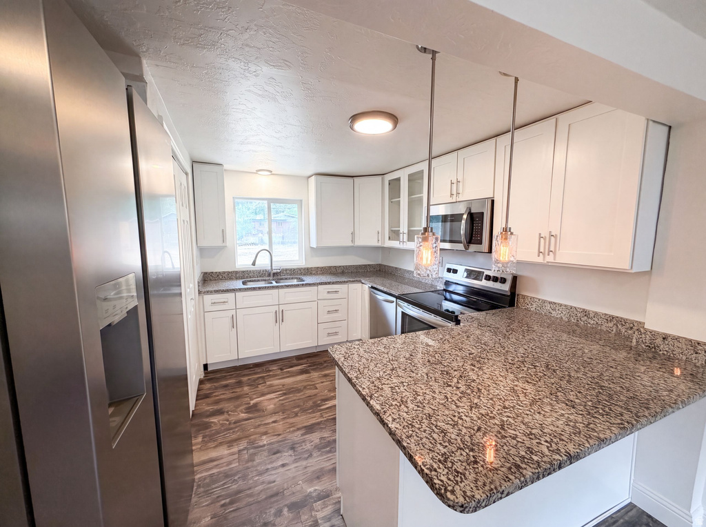 1346 HARROP ST photo 2