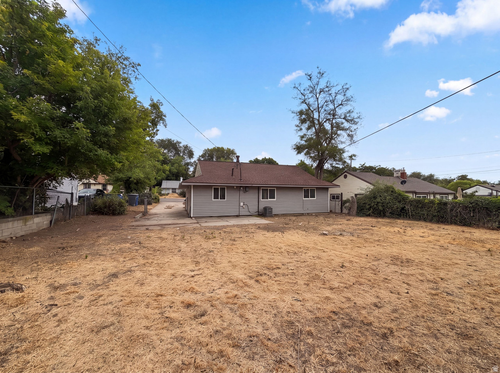 1346 HARROP ST photo 5
