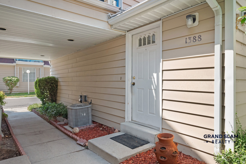 1388 W OCEAN CT photo 3