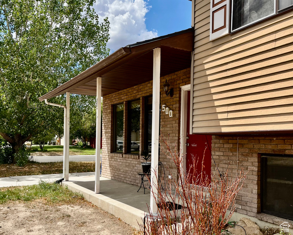 500 W FERRON CREEK DR photo 3