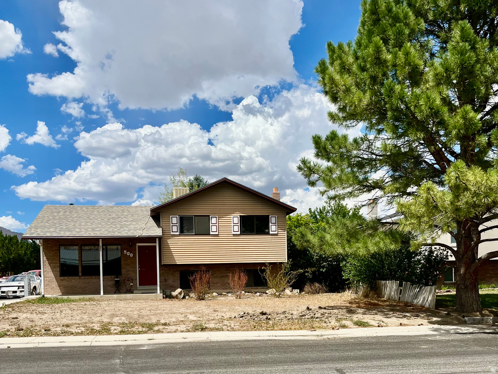 500 W FERRON CREEK DR photo 2
