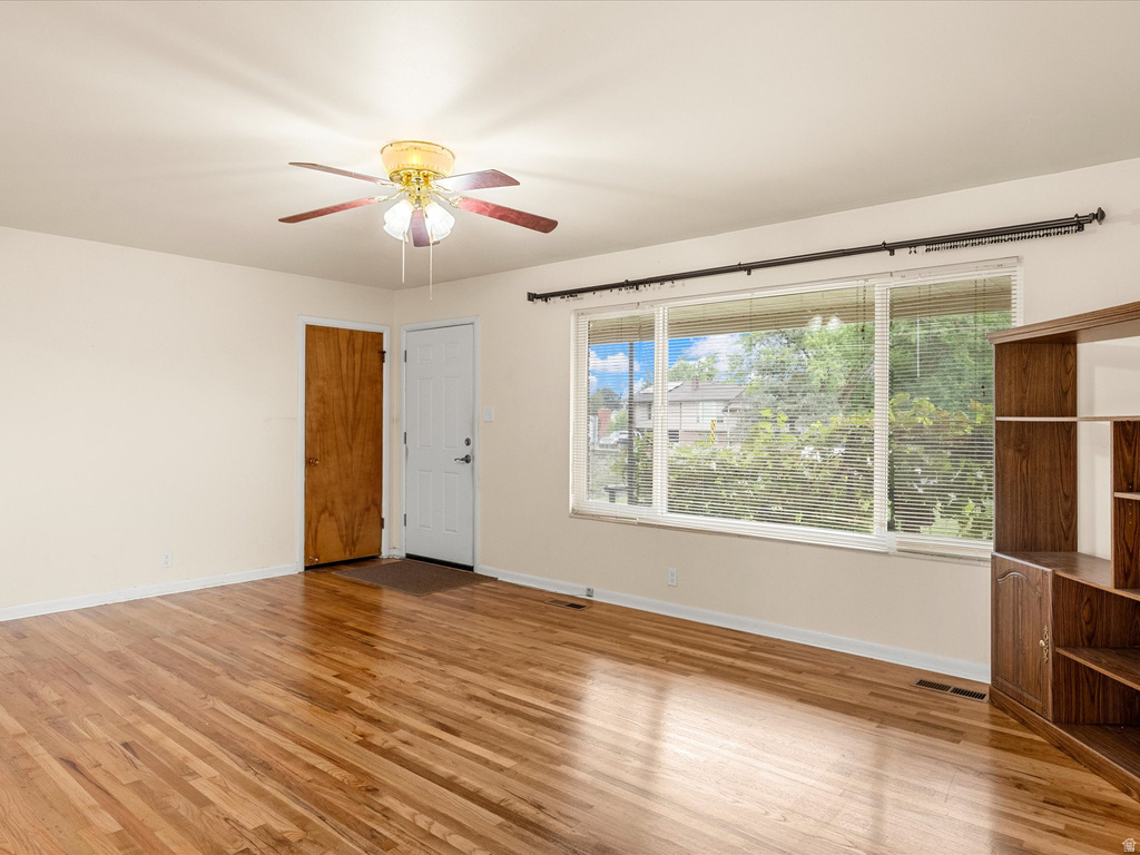 528 N 300 W photo 2