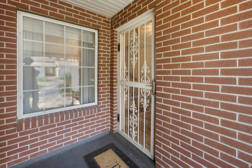 266 W MEADOW LN photo 3