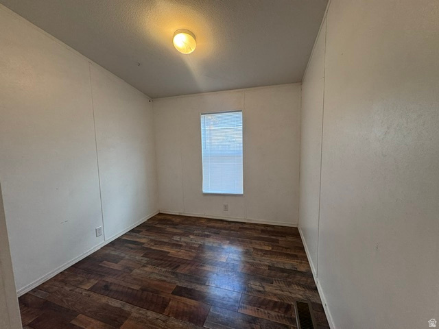 239 E 200 S photo 4