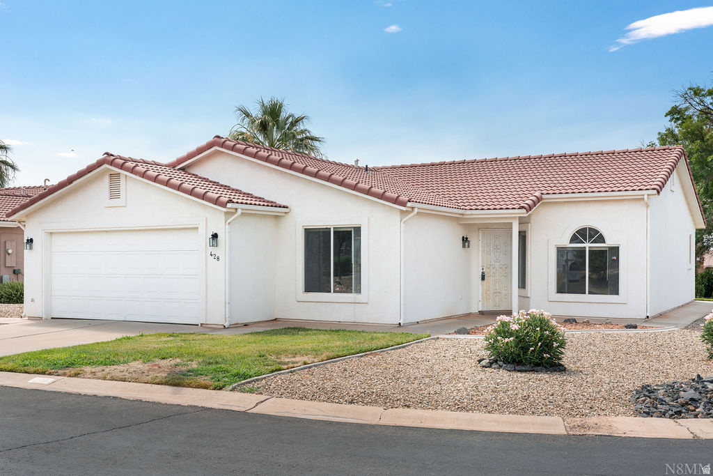 428 E MAJESTIC DR photo 4