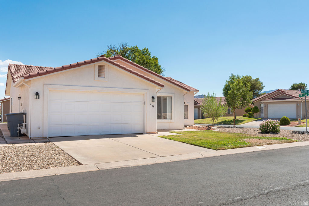 428 E MAJESTIC DR photo 5