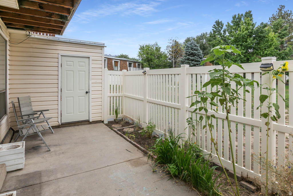 5976 S SULTAN CIR photo 2