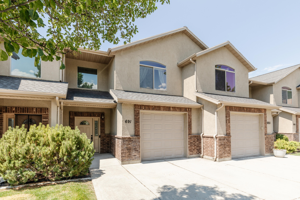 691 N 130 E photo 2