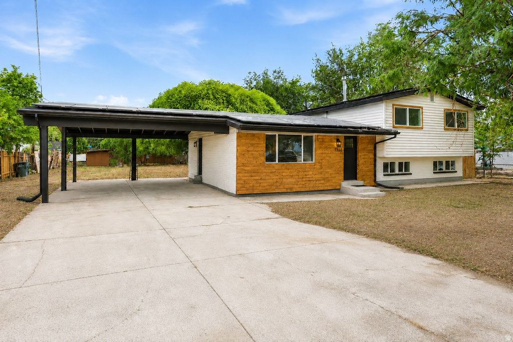 1366 W PARKWAY S AVE photo 2