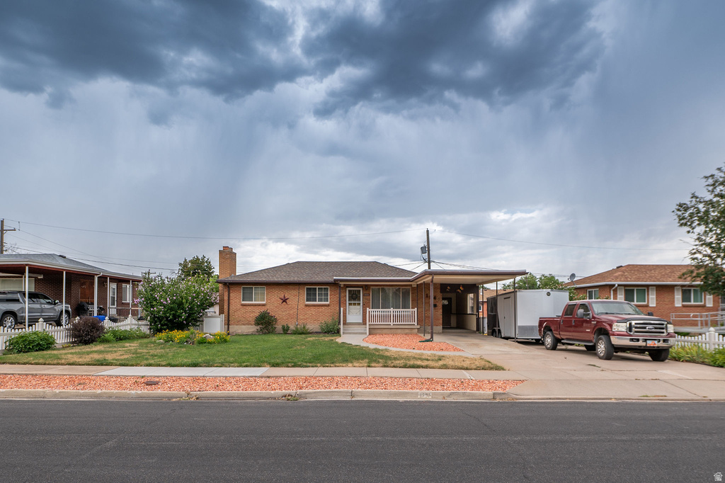 1545 N 300 W photo 3