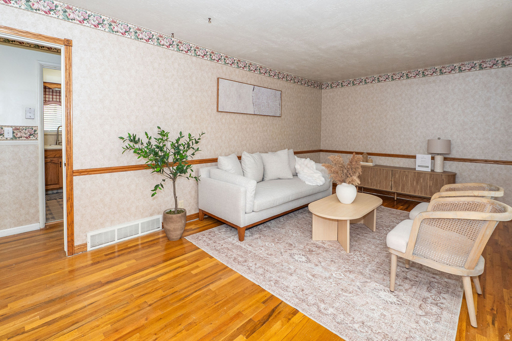 1545 N 300 W photo 5