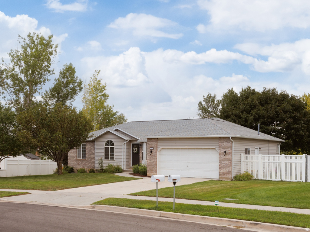1041 N 300 W photo 2