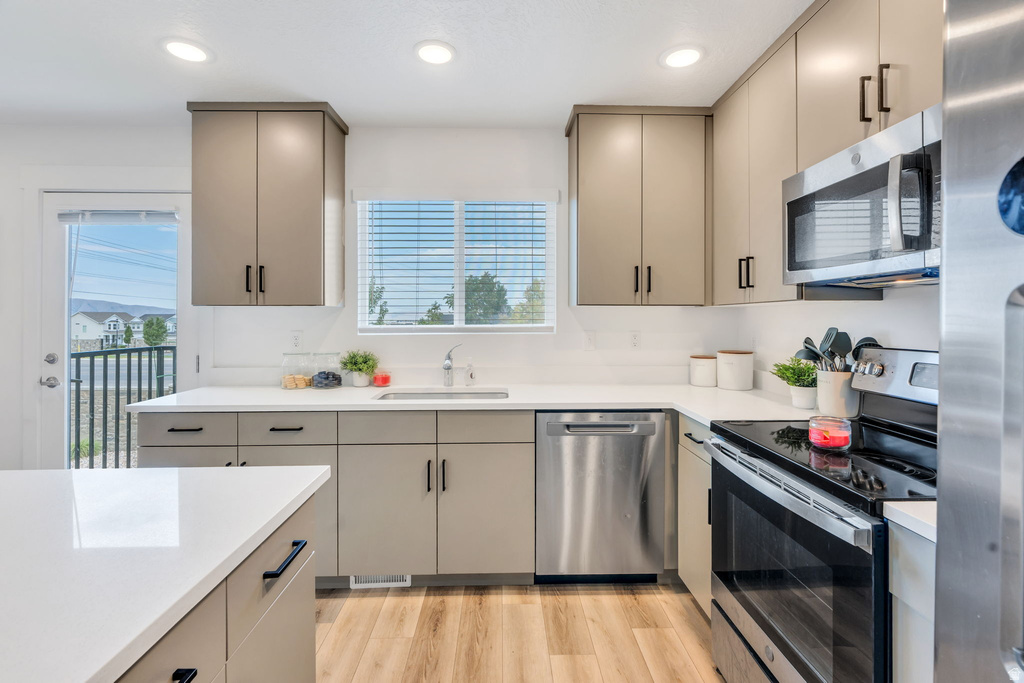 1541 N 1870 E photo 4