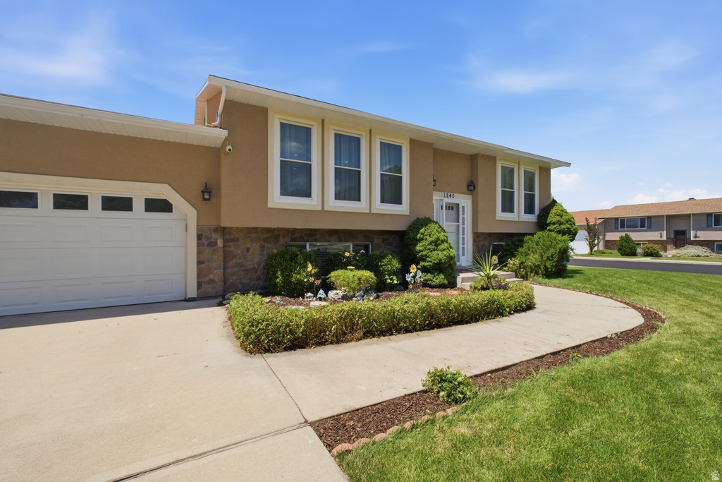 1245 N 200 W photo 4