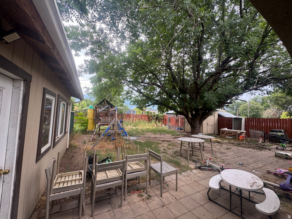 255 FLINT ST photo 5