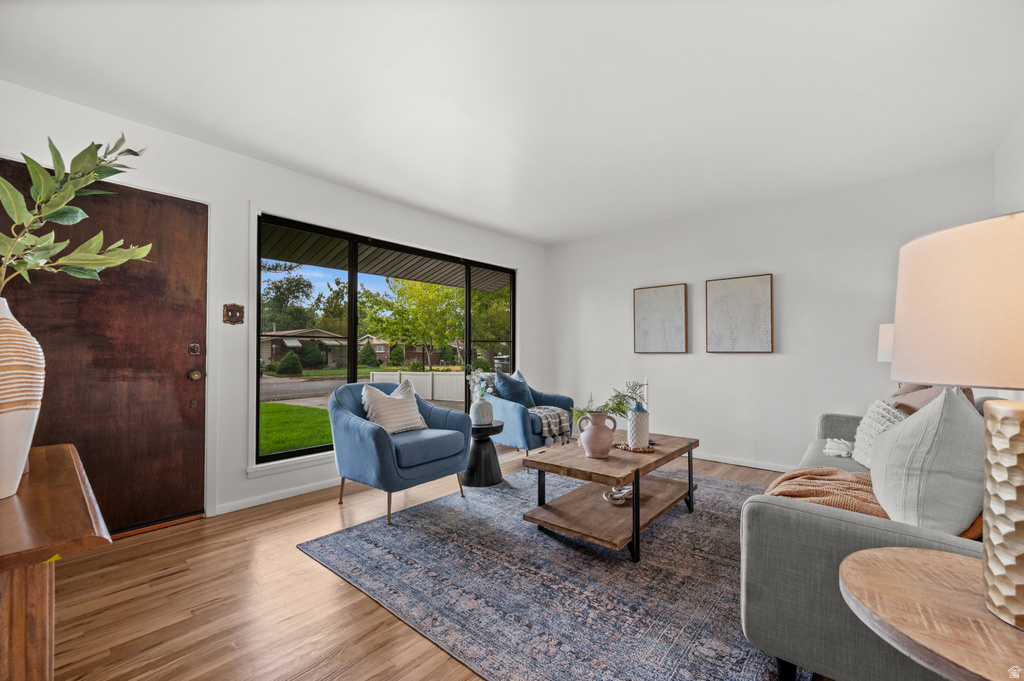 1082 N CAPISTRANO DR photo 2