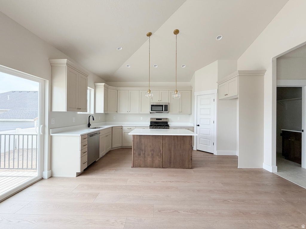 492 W 1910 N photo 2