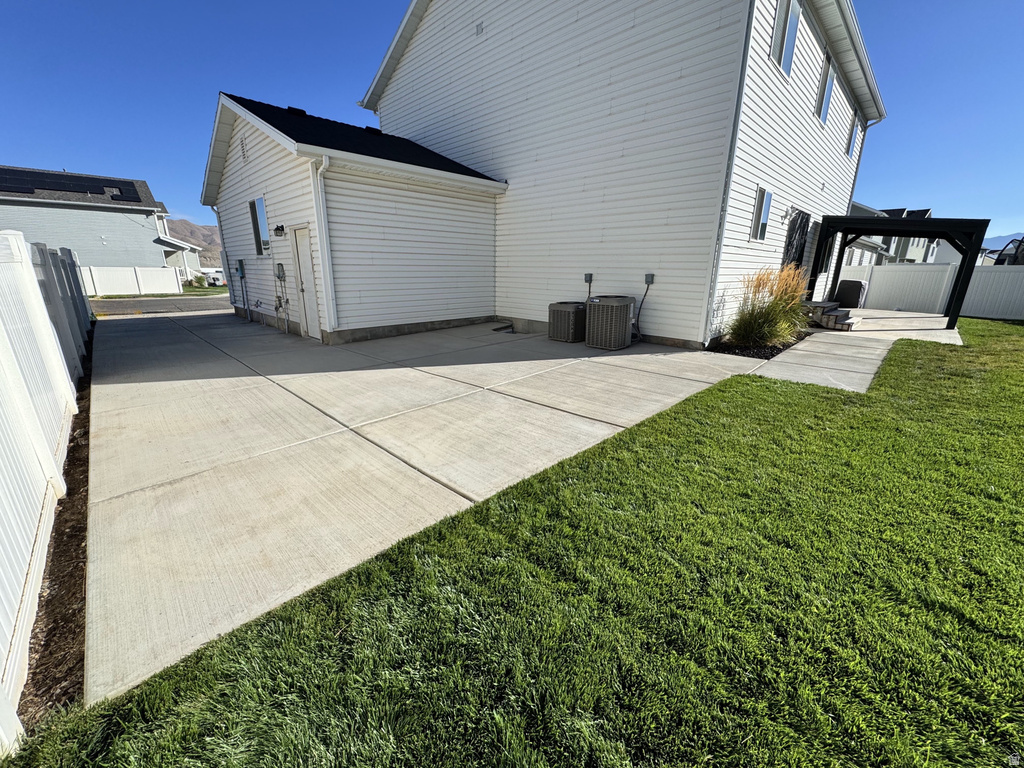 227 W BRAEBURN LN photo 4