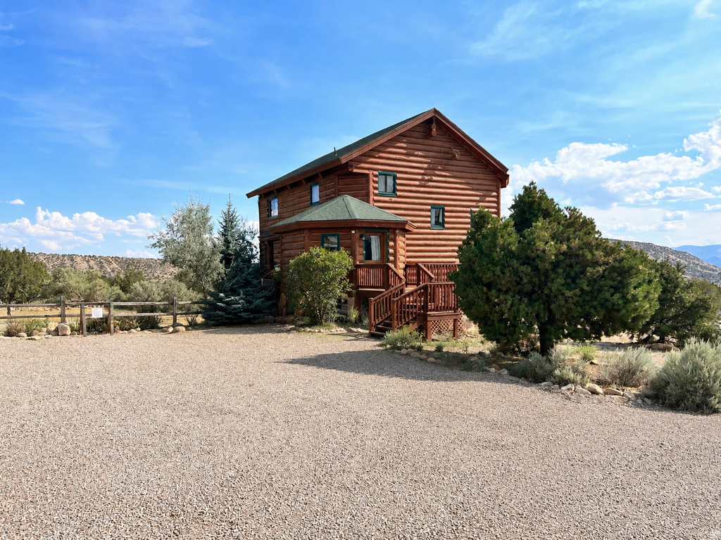 5390 N EAGLE DR photo 2