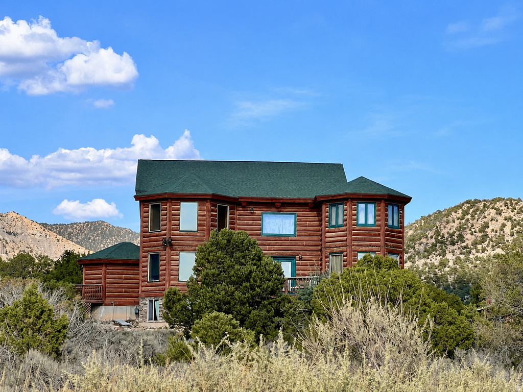 5390 N EAGLE DR photo 3