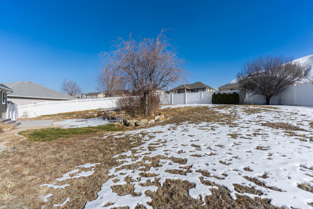 1595 S 50 W photo 5