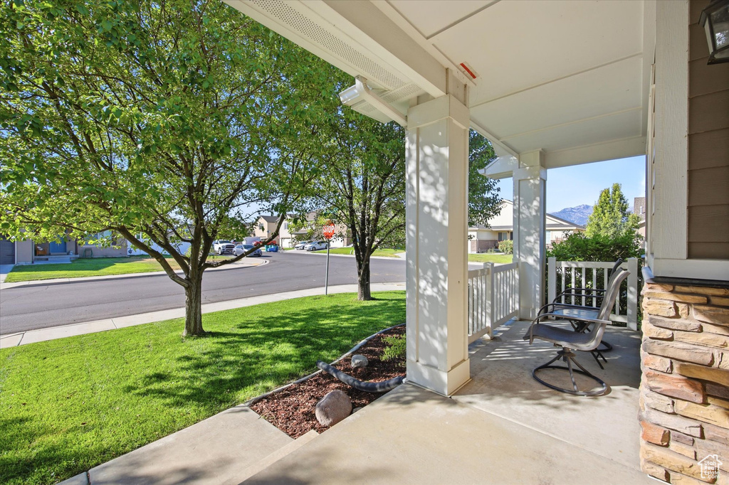 365 S JORDAN WAY photo 3