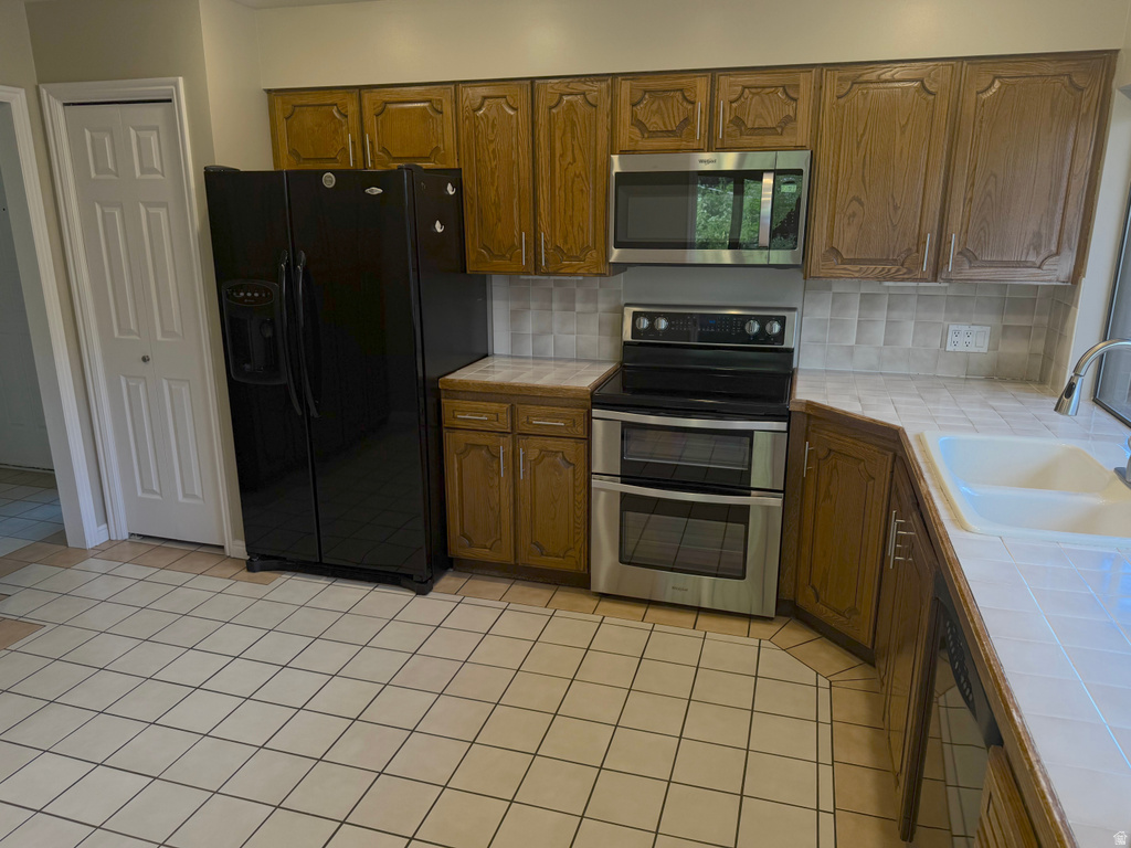 2037 S MAPLEVIEW E DR photo 3