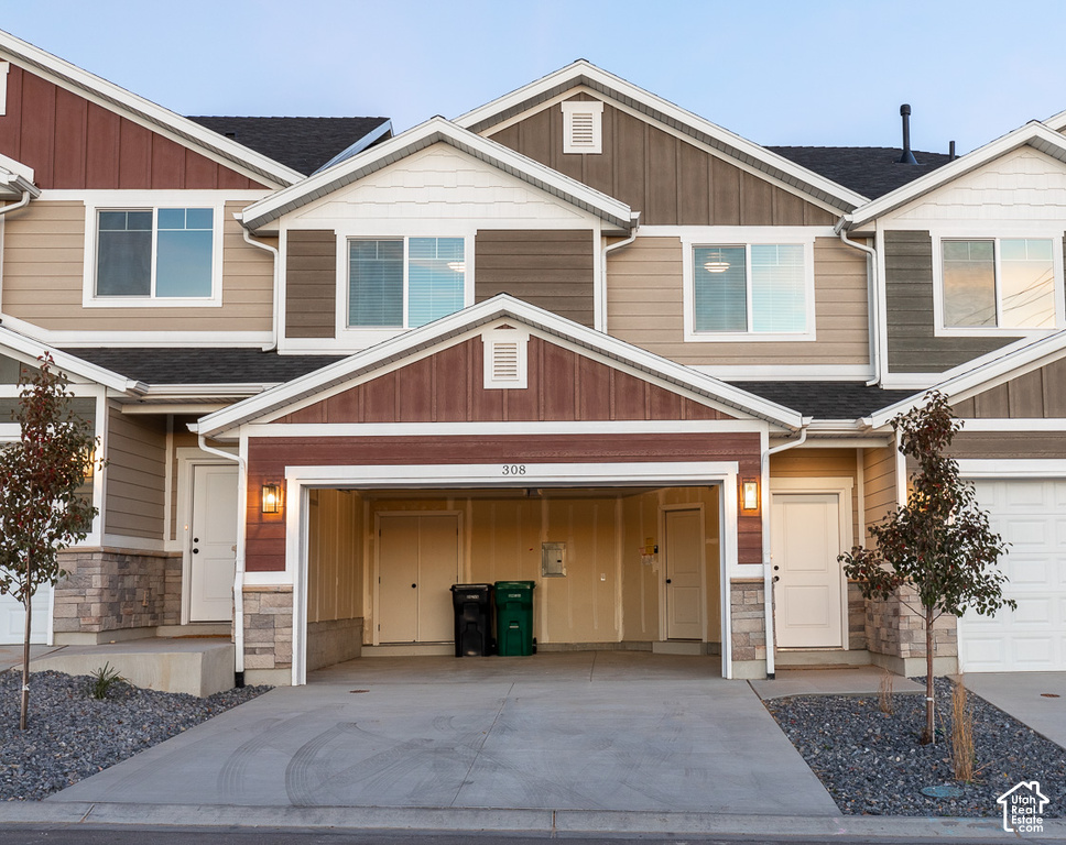 308 N CANTERBURY WAY photo 2
