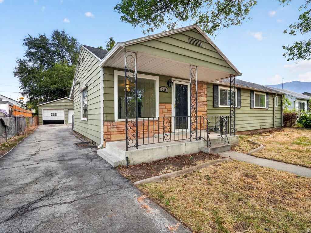 344 LIBERTY ST photo 3