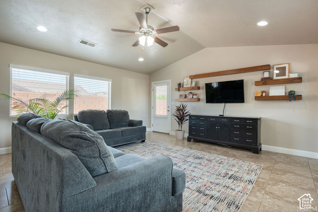 681 N 75 E photo 4