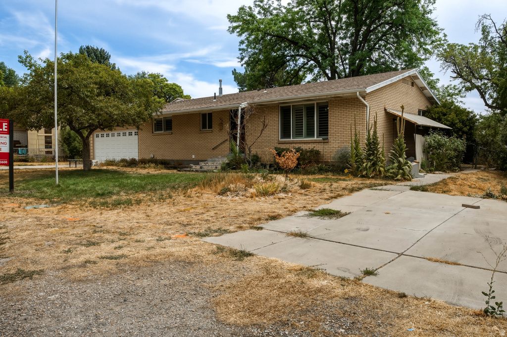 160 E 100 N photo 5