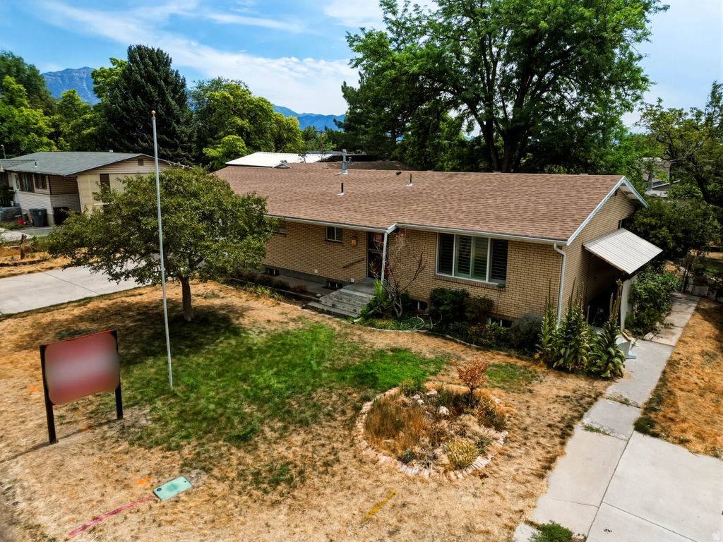 160 E 100 N photo 4