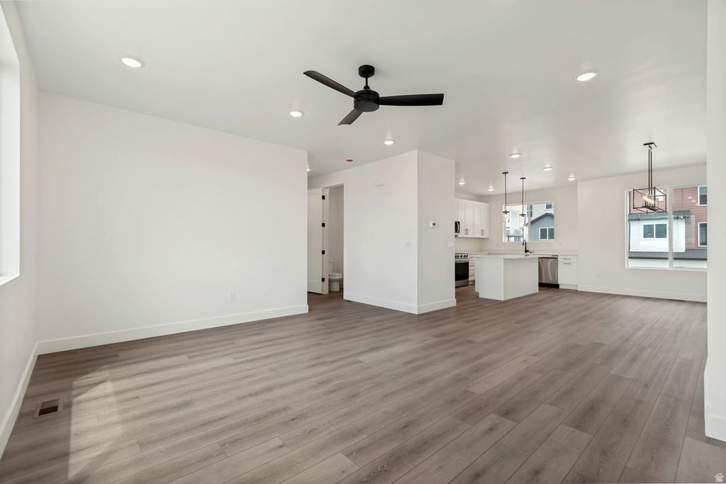 5269 N GREENFIELD WAY photo 4
